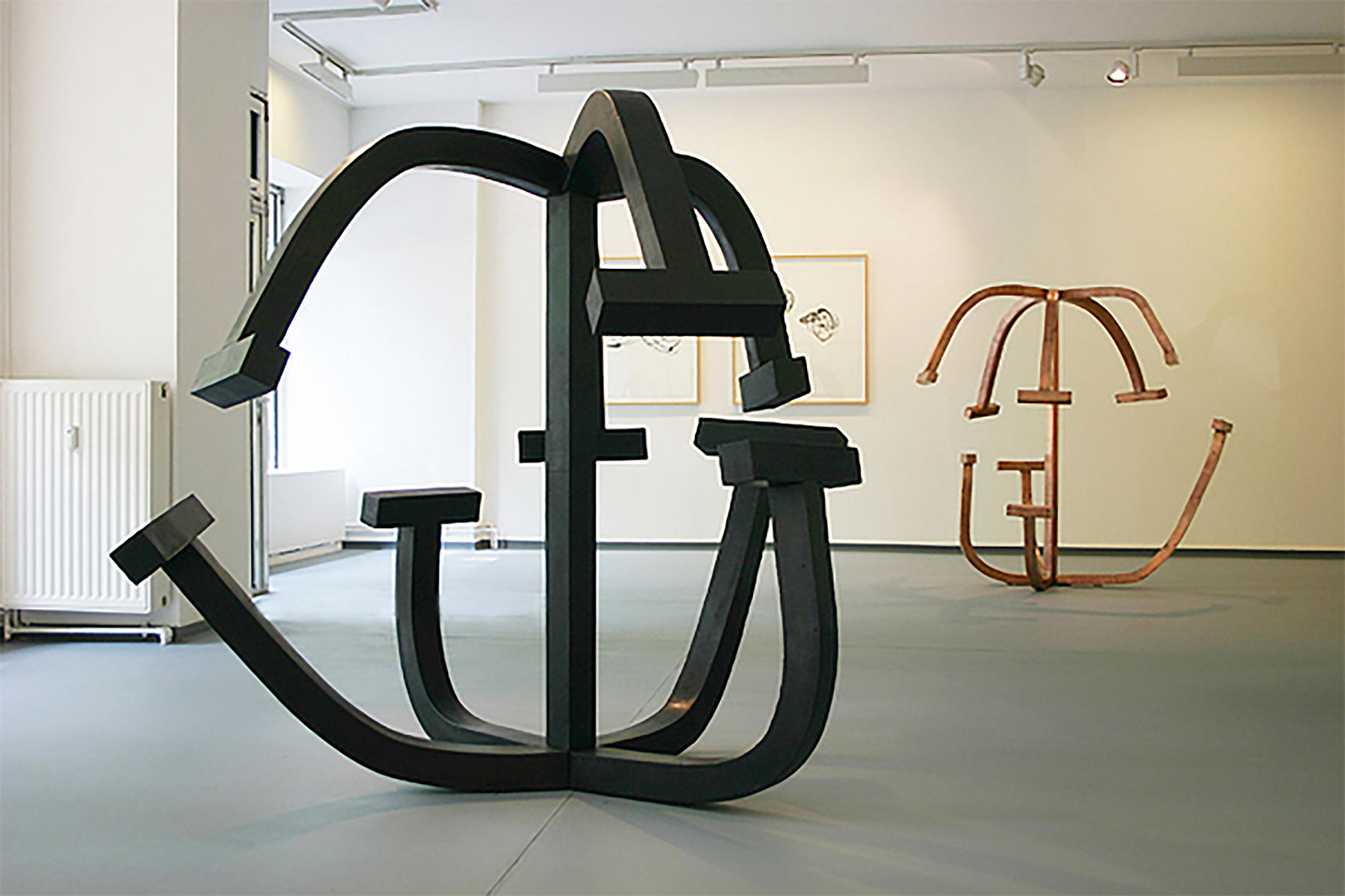 Distanzdialog        
Schultz Contemporary, Berlin, 2006
Bronze
72x64x60
